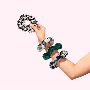 SCL 🍀 Stoney Clover Lane 🍀 || Destination: London || Houndstooth Scrunchie